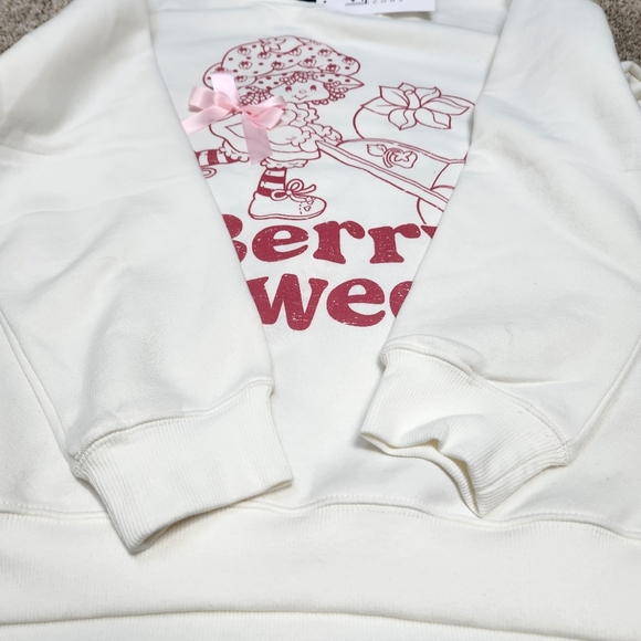 Strawberry Shortcake Berry Sweet Ribbon Bow Strawberry Wagon Sweatshirt NWT - Picture 9 of 14